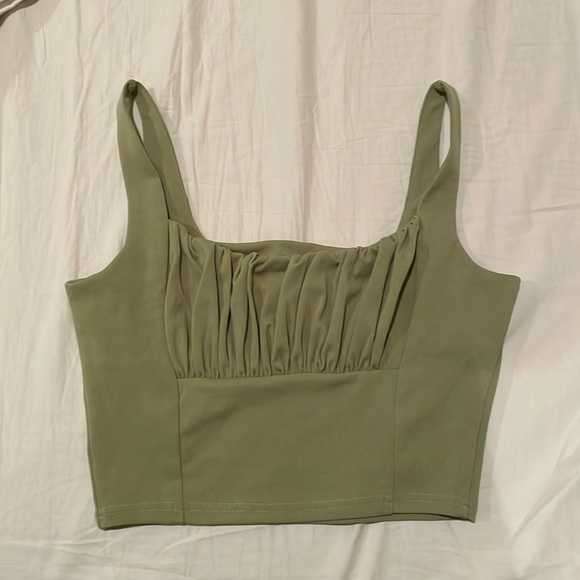 Green crop tank top - Picture 1 of 1